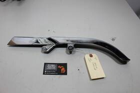 60615-07b Harley-davidson 60867-00. Softail Rear Bumper Belt Guard Chrome