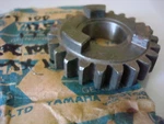 Nos Yamaha 72-83DT100 125 MX100 AT2 90-97 RT100 Gear 4TH Pinion 4237-17141-00. Fixed Price $29.99.
